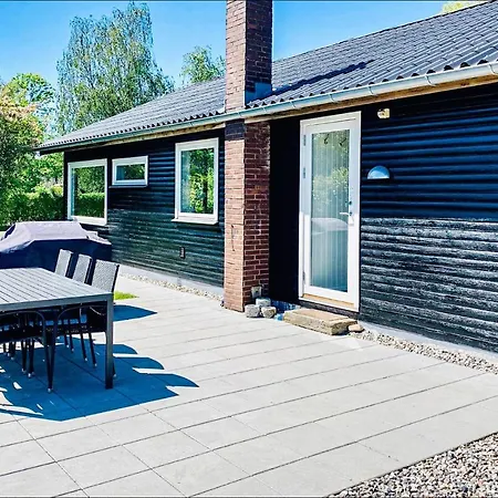 Stunning Home In Hornslet With Wifi
