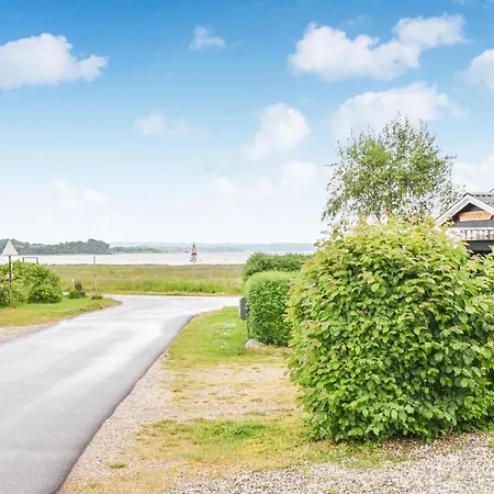 Stunning Home In Hornslet With Wifi